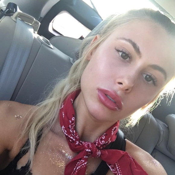 Lilly's Closet - Picture 1 of 2